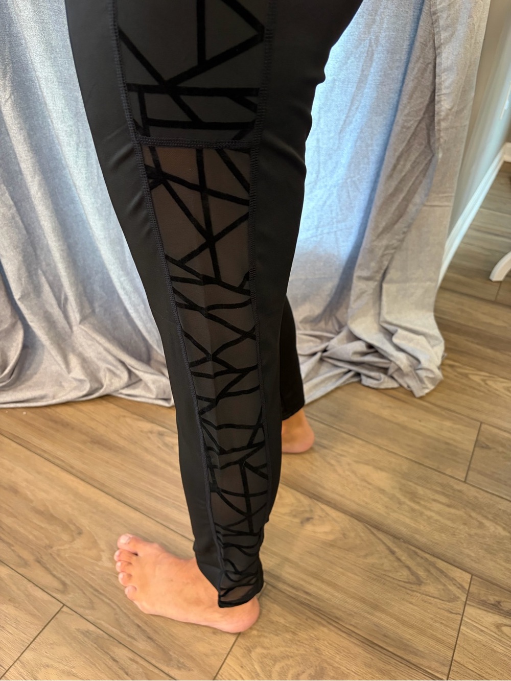 XL NWOT High Waisted Sports Leggings Mesh Panel Workout Side Pocket Black
